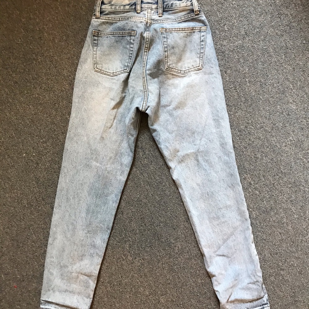 Brandy Melville high rise mom jeans size 00-0